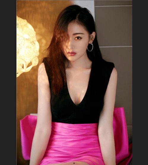 最新八卦爆料白小白,神秘富二代引网友热议